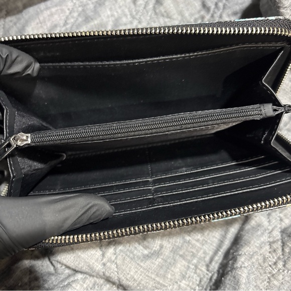 GUESS Black Wallet with Colorful Floral Design - Picture 4 of 4